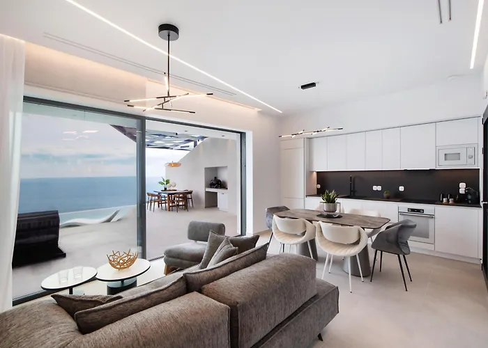 Aeliades * Áyios Nikítas