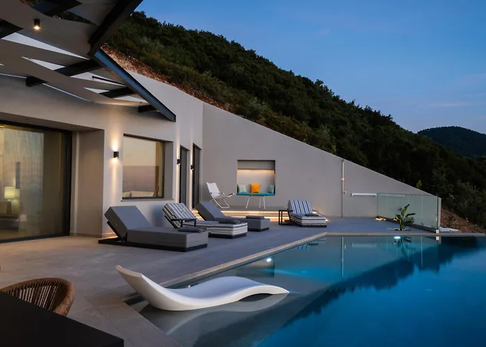 Aeliades * Áyios Nikítas