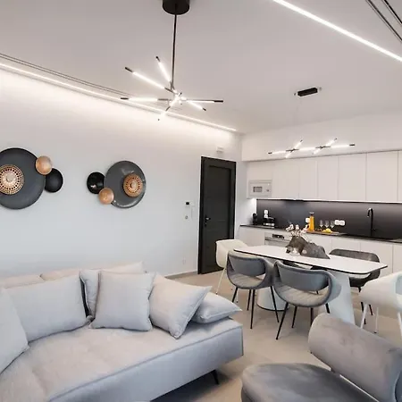 Aeliades Áyios Nikítas