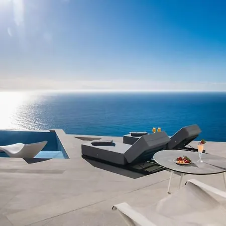 Villa Aelliades *