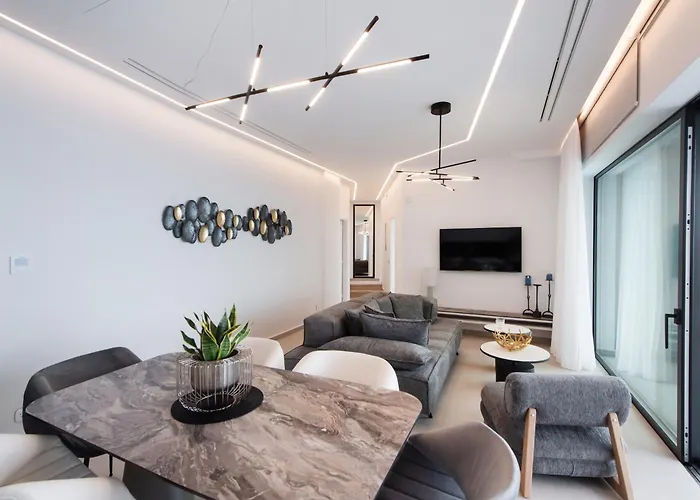 Aeliades Áyios Nikítas